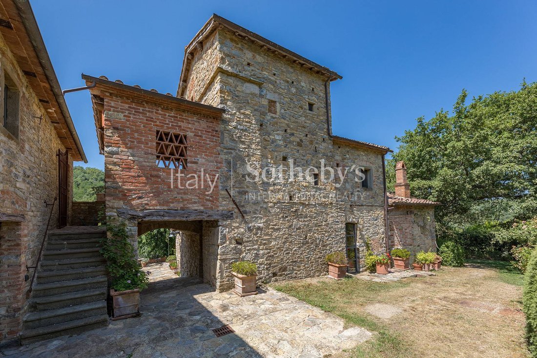House in Pieve a Presciano, Tuscany, Italy 3 - 15996741