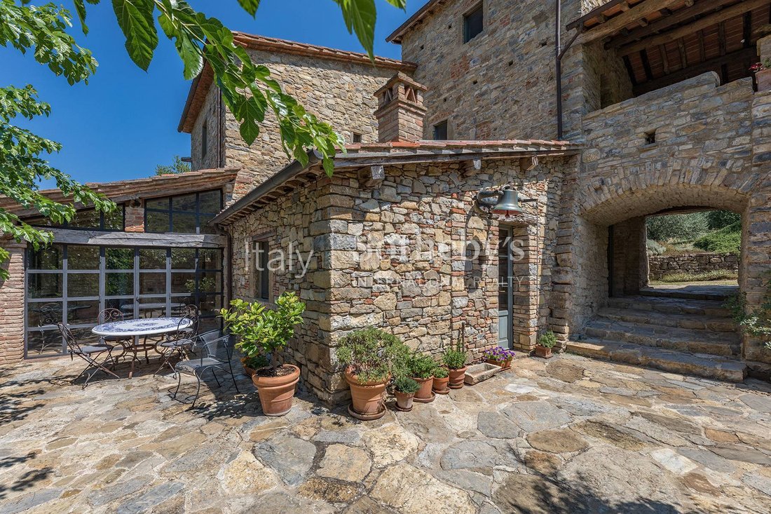 House in Pieve a Presciano, Tuscany, Italy 2 - 15996741