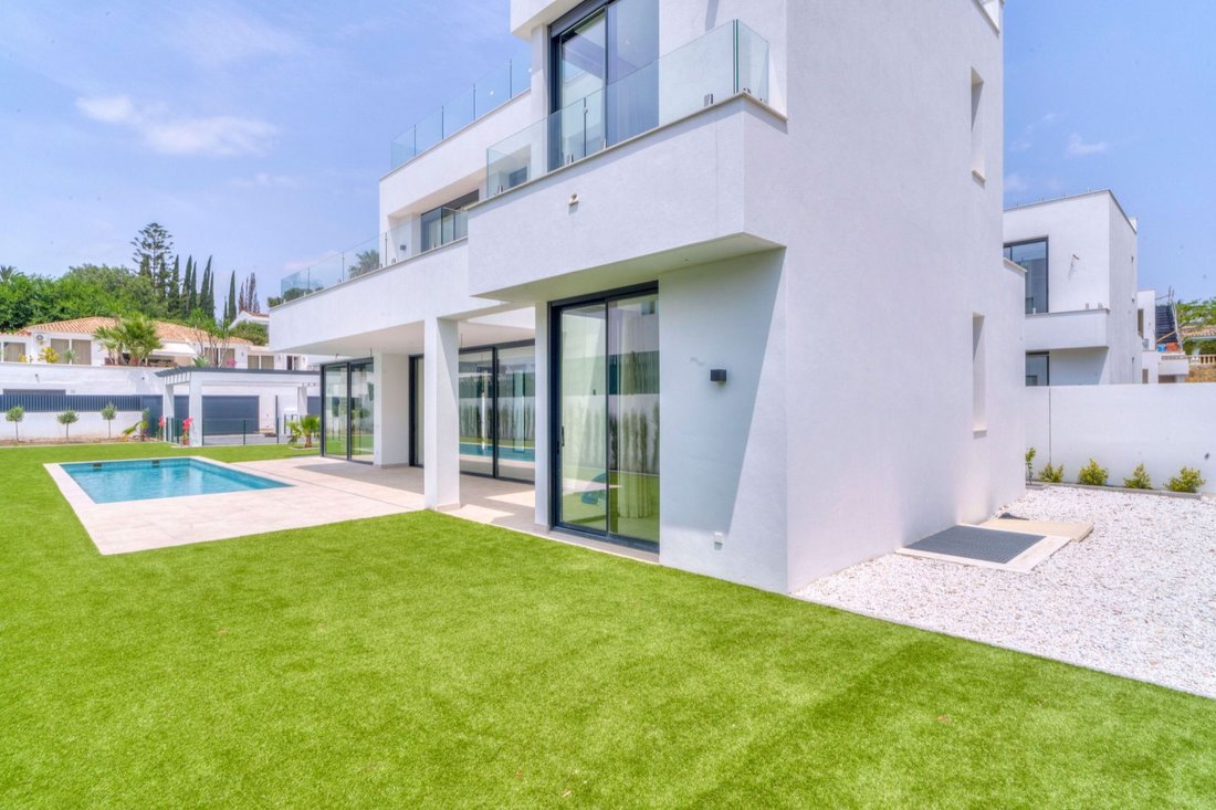 Villa en Atalaya Isdabe, Estepona, Andalucía 2 - 15998714