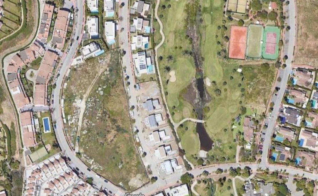 Land in Estepona, Andalusia, Spain 4 - 15997458