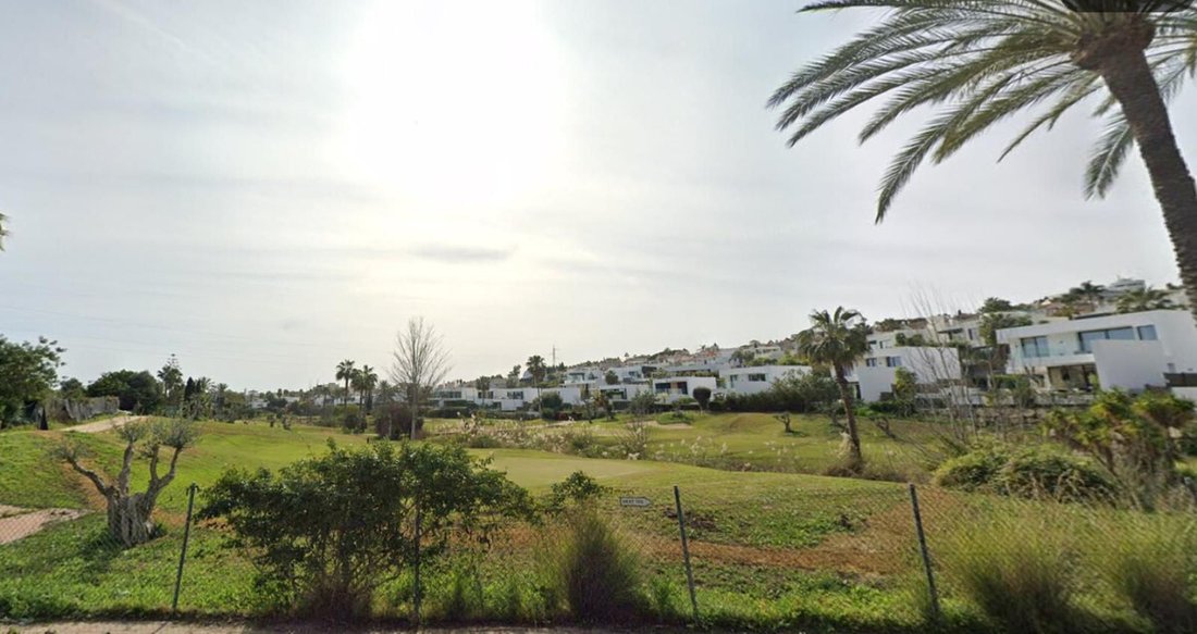 Land in Estepona, Andalusia, Spain 3 - 15997458