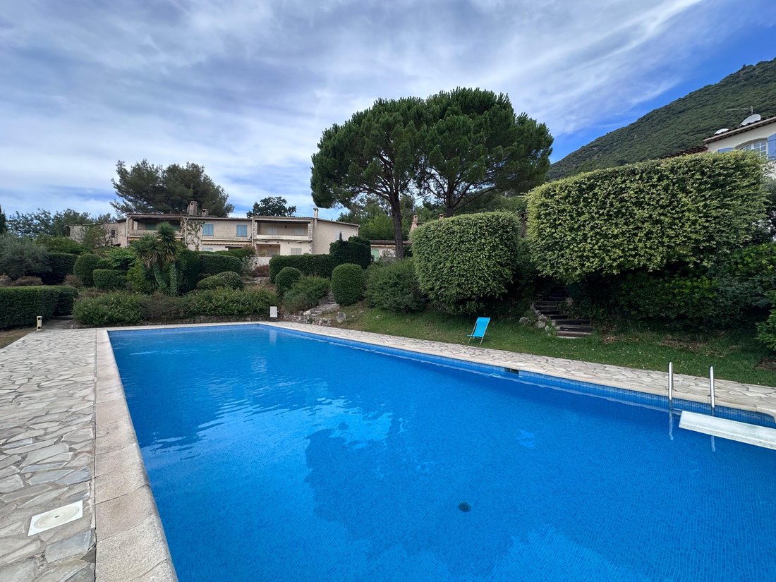Villa in Tourrettes-sur-Loup, Provence-Alpes-Côte d'Azur, France 3 - 15998734