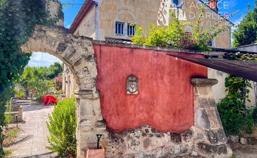 Landhaus in Arles, Provence-Alpes-Côte d'Azur, Frankreich 1
