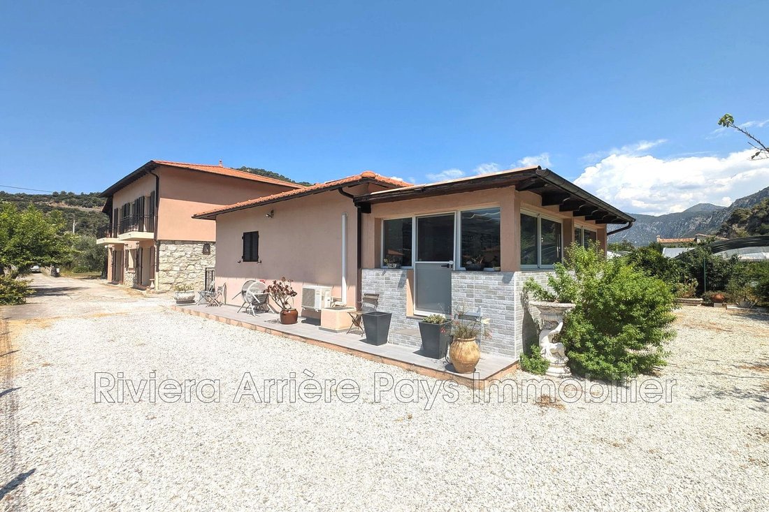 Villa in Saint-Martin-du-Var, Provence-Alpes-Côte d'Azur, France 1 - 15997727