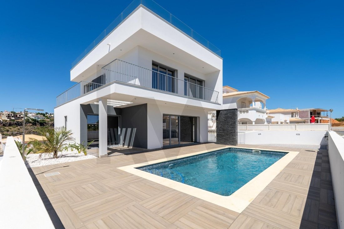 Townhouse in Olhos de Agua, Algarve, Portugal 1 - 16001317
