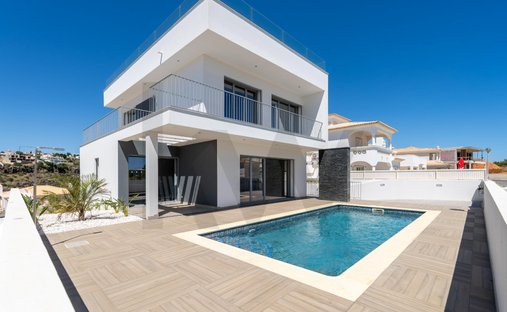 Townhouse in Olhos de Agua, Algarve, Portugal 1