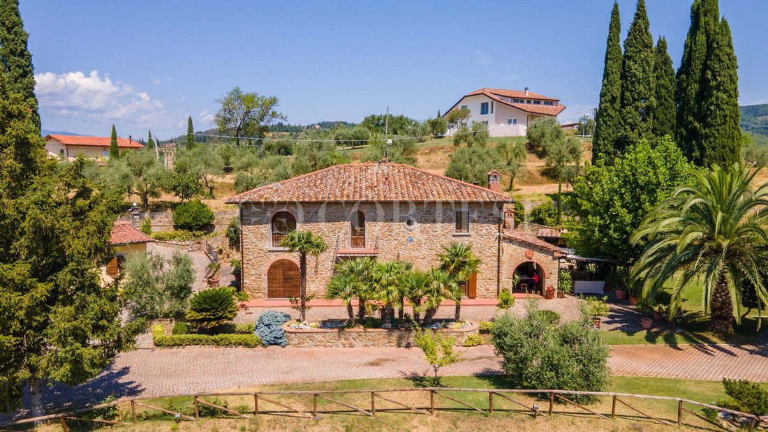 Villa in Giovi-Puglia-Catona, Arezzo, Tuscany 1 - 15998463