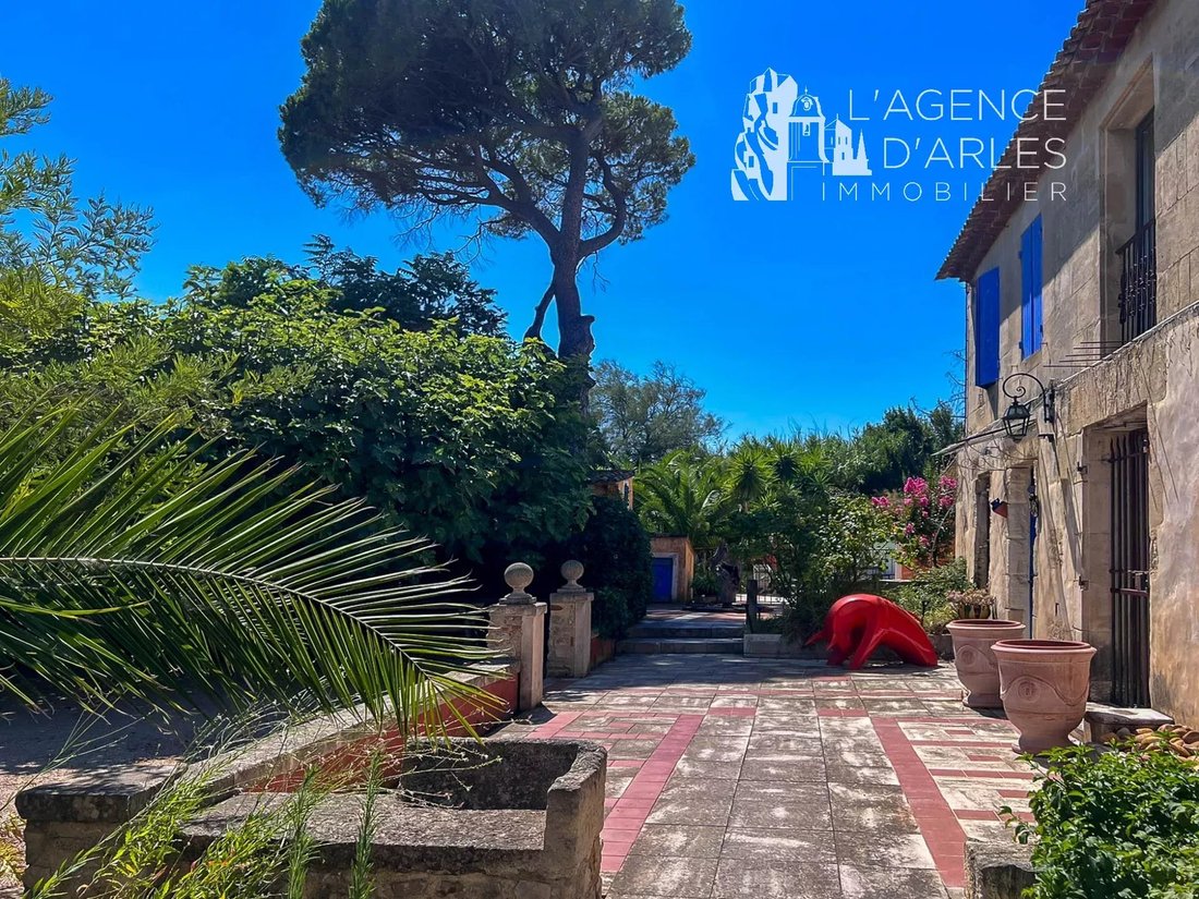 Country House in Arles, Provence-Alpes-Côte d'Azur, France 2 - 15997425