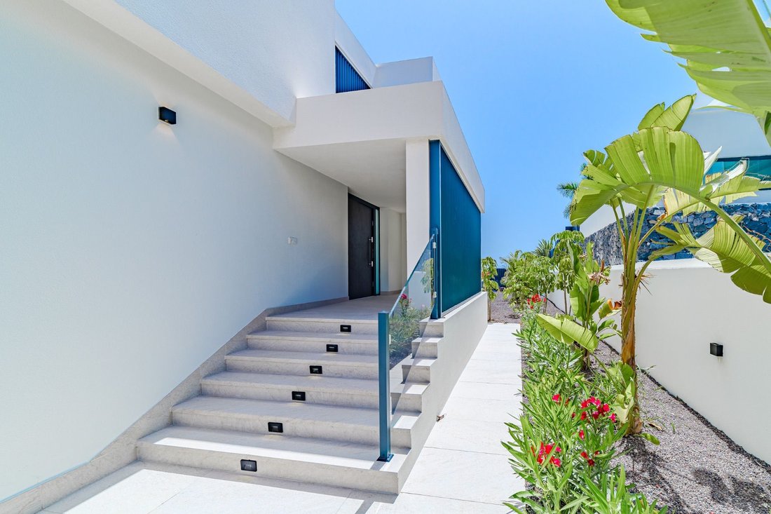 Villa in Costa Adeje, Adeje, Canary Islands 3 - 15998645