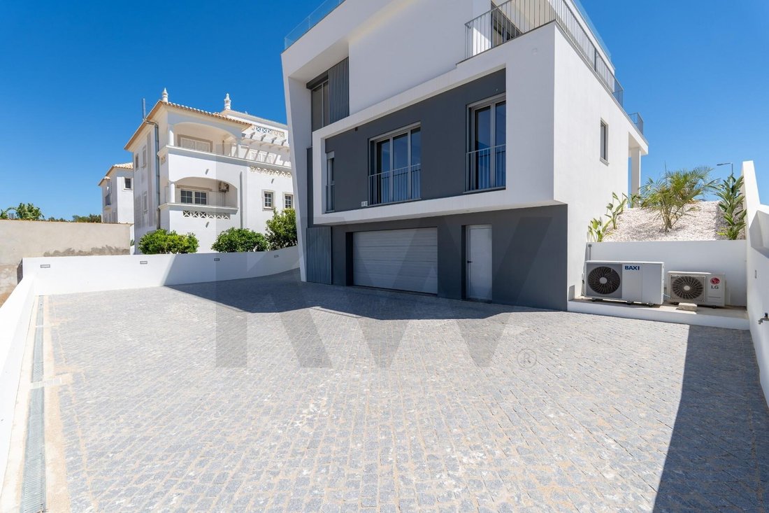 Townhouse in Olhos de Agua, Algarve, Portugal 3 - 16001317