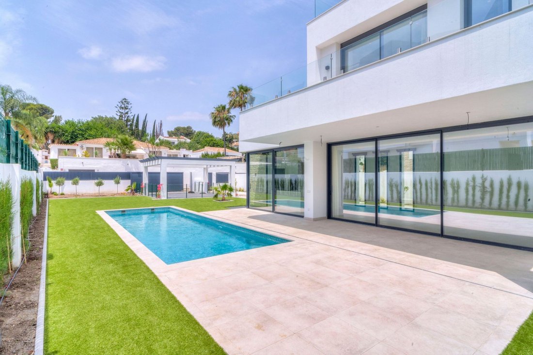 Villa en Atalaya Isdabe, Estepona, Andalucía 1 - 15998714