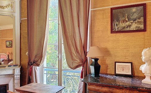 Castle for Sale in Auxerre, Bourgogne-Franche-Comté, France