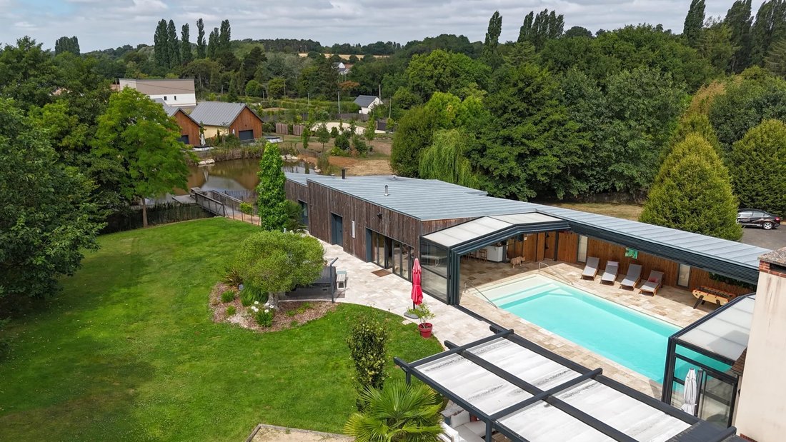 Estate in Solesmes, Pays de la Loire, France 3 - 15784998