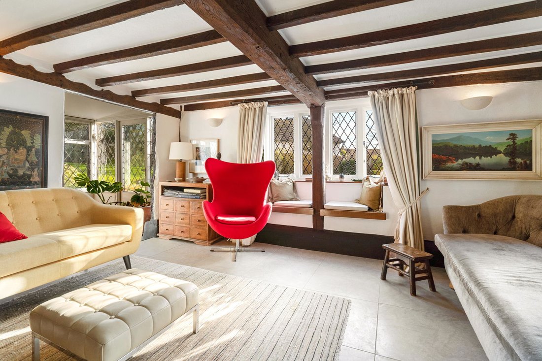 House in Hertfordshire, England 4 - 13625875