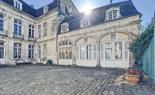 Castle for Sale in Auxerre, Bourgogne-Franche-Comté, France