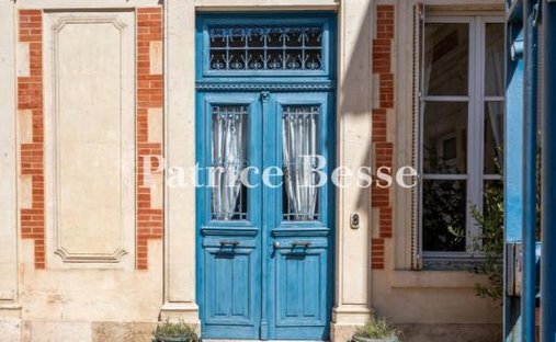 Castle for Sale in Auxerre, Bourgogne-Franche-Comté, France