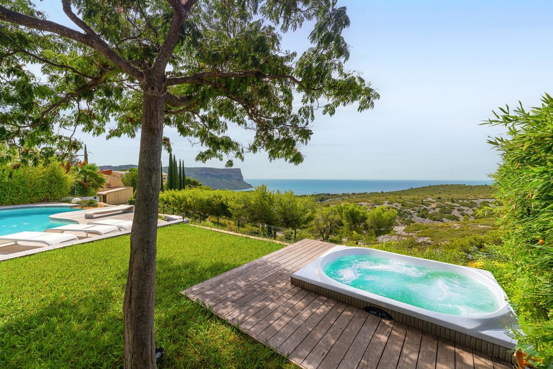 House in Grande Couronne, Cassis, France 3 - 15998576