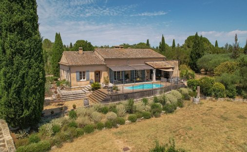 House in Saint-Rémy-de-Provence, Provence-Alpes-Côte d'Azur, France 1
