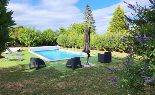 Beautiful Property Of The XI Xth Century Of Tuscan Style In The Heart Of A Closed Park And Raises Abo