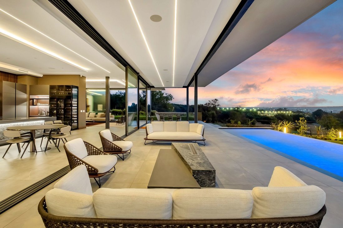 House in Khyber Rock, Gauteng, South Africa 3 - 15998494