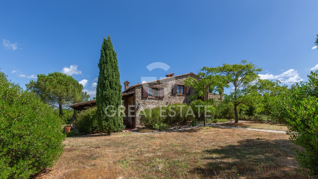 Estate in Fabro, Umbria, Italy 1 - 15998906
