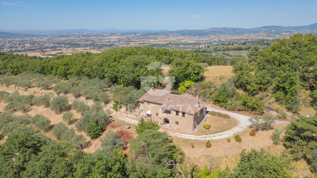 Estate in Assisi, Umbria, Italy 4 - 15998812