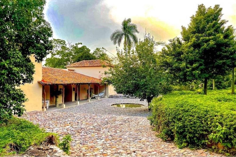 House in Tehuixtla, Morelos, Mexico 1 - 16000546