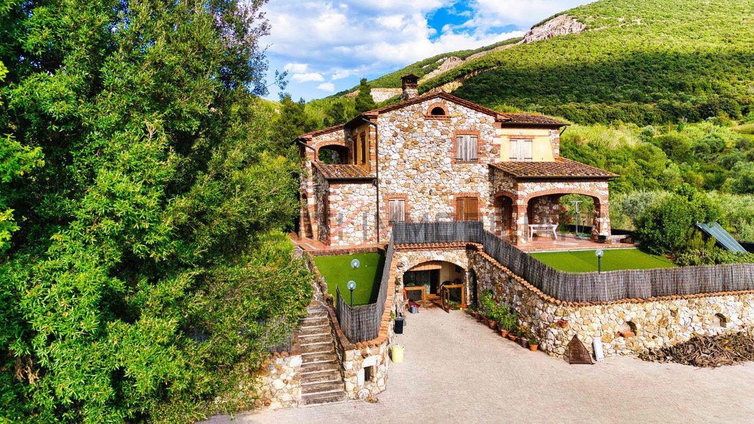 Villa in Gavorrano, Tuscany, Italy 3 - 15998772