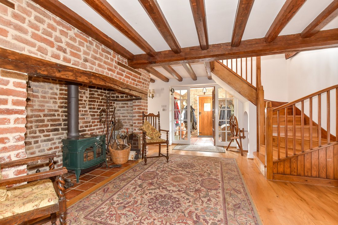 House in Canterbury, England 3 - 15998672