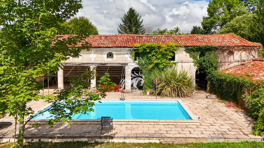 A Seventeenth-Century Dream: Ribérac’s Timeless Château & Whispering Parklands