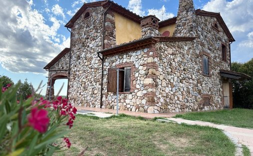 Villa in Gavorrano, Tuscany, Italy 1