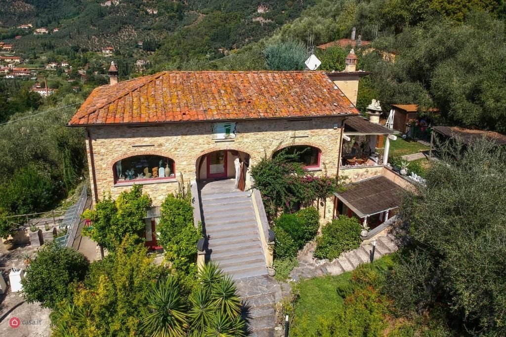 Villa in Camaiore, Tuscany, Italy 2 - 15997213
