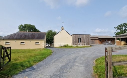 20 Minutes From The Sea : 19th C. Neogothic Style Chateau In Normandy