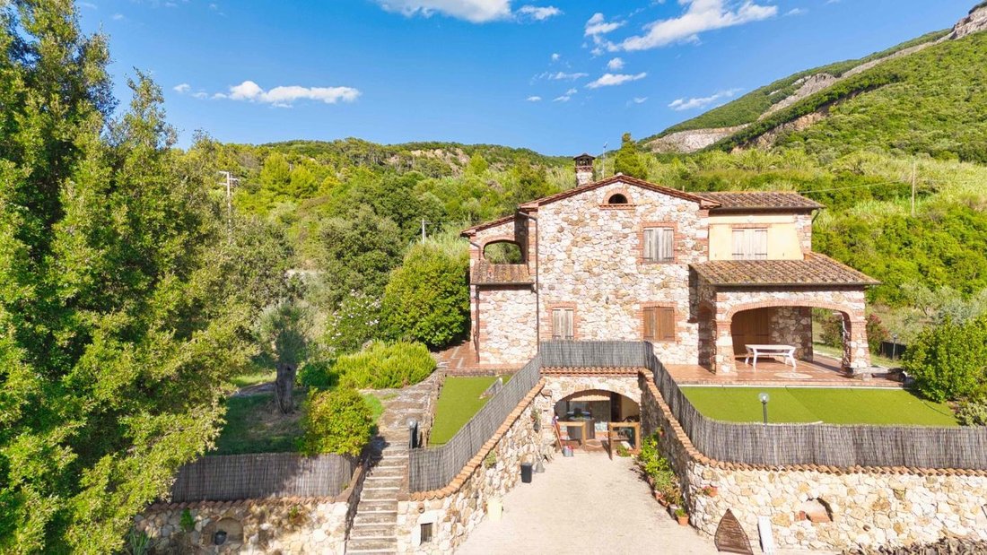 Villa in Gavorrano, Tuscany, Italy 2 - 15998772
