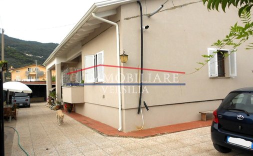 Country House in Castagnola, Massa, Tuscany 1
