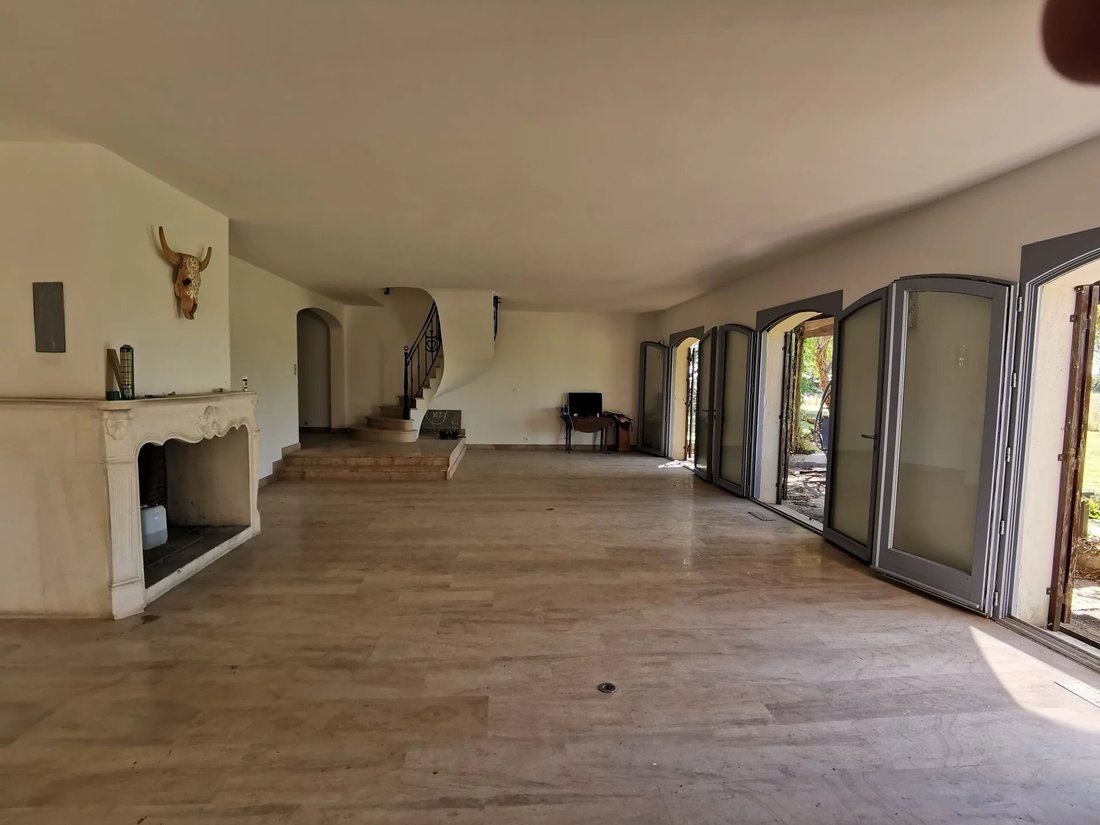 Country House in La Plaine, Beaucaire, France 3 - 15997297