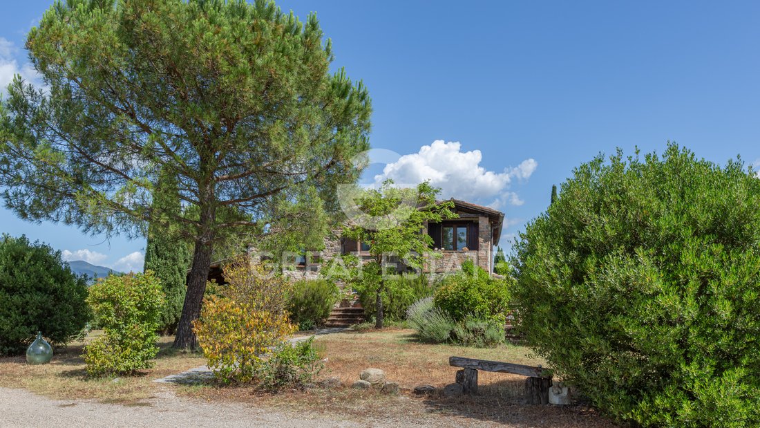 Estate in Fabro, Umbria, Italy 3 - 15998906