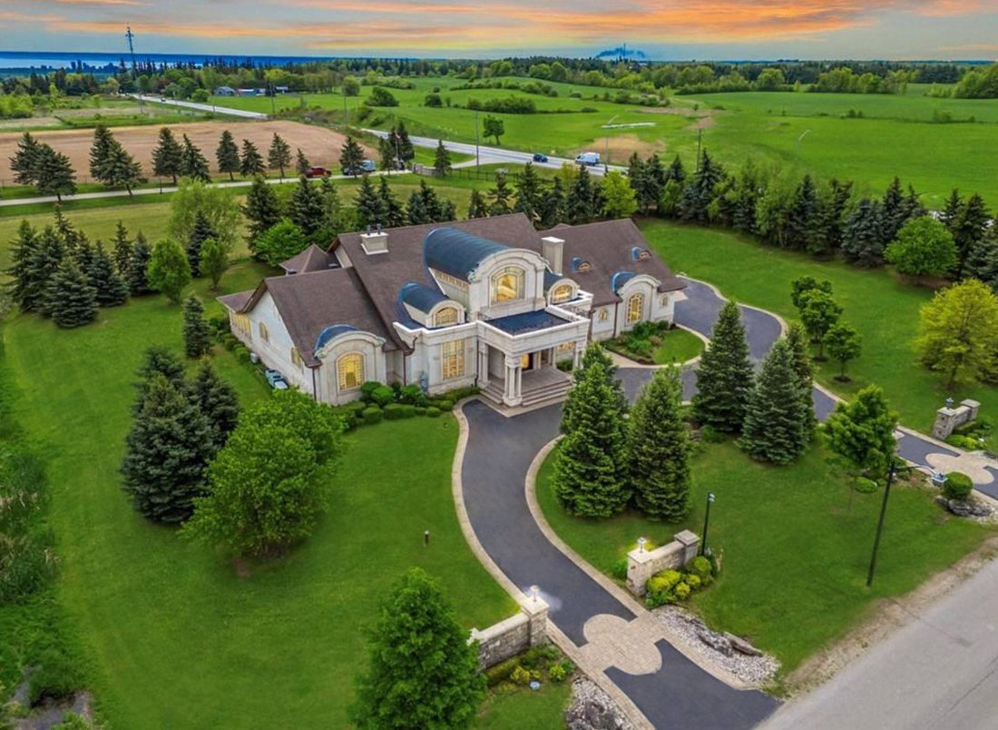 Impeccably Nestled In The Bluffs, This In Burlington, Ontario, Canada For  Sale (15370766)