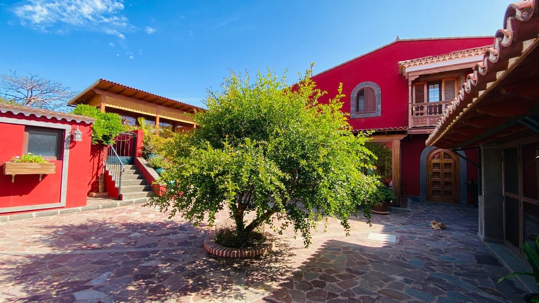 Villa in Santa Lucia de Tirajana, Canary Islands, Spain 1 - 15998431