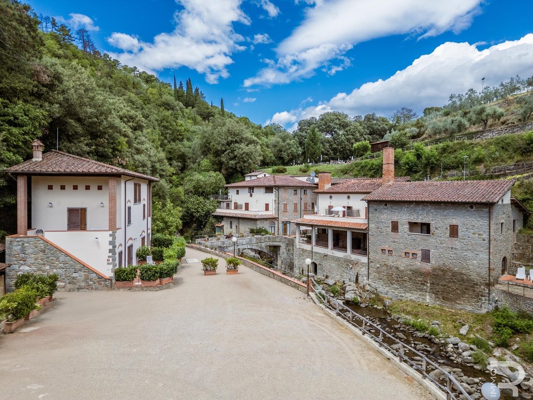 Farm Ranch in Loro Ciuffenna, Tuscany, Italy 1 - 16000937