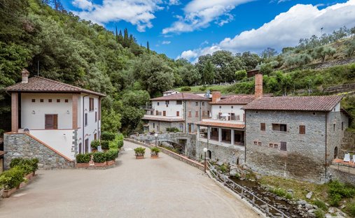 Farm Ranch in Loro Ciuffenna, Tuscany, Italy 1