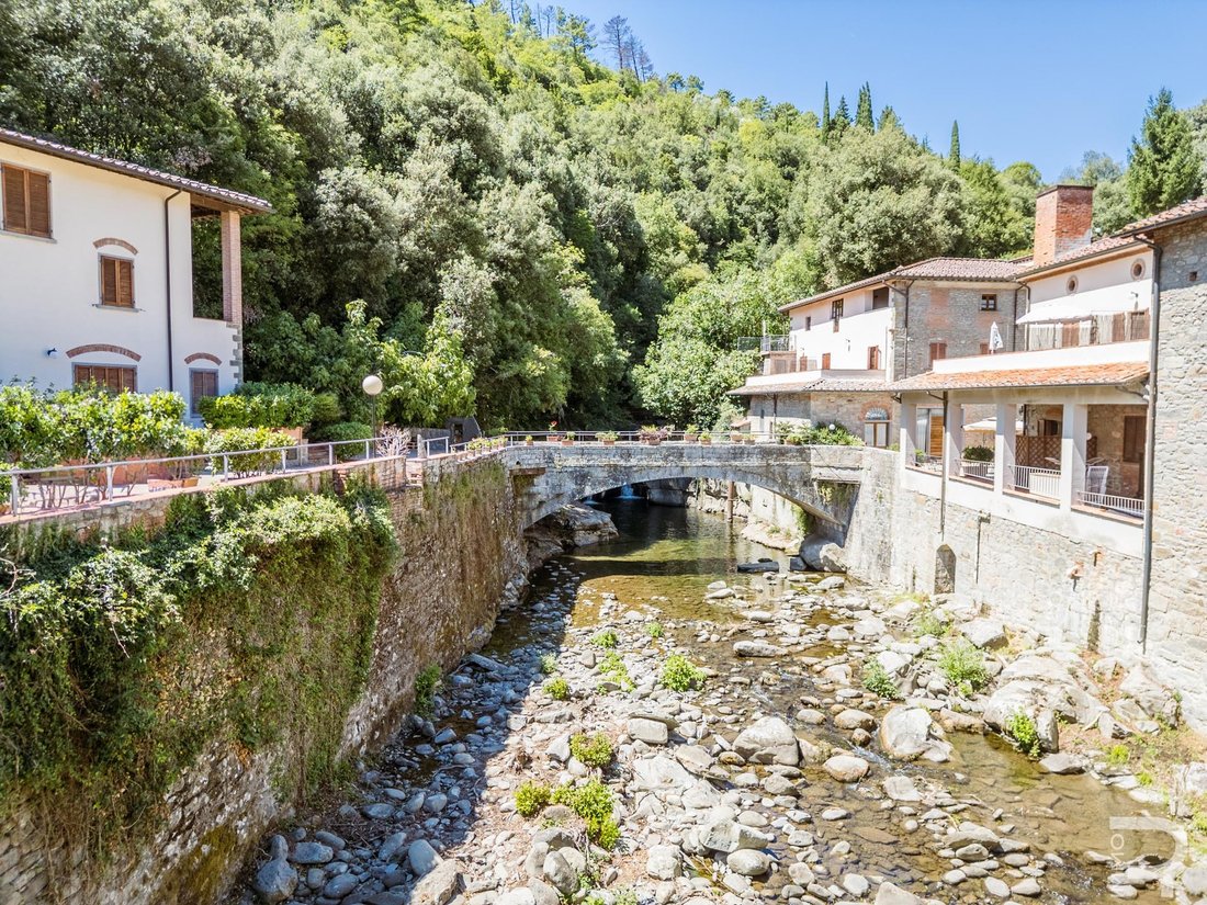 Farm Ranch in Loro Ciuffenna, Tuscany, Italy 5 - 16000937