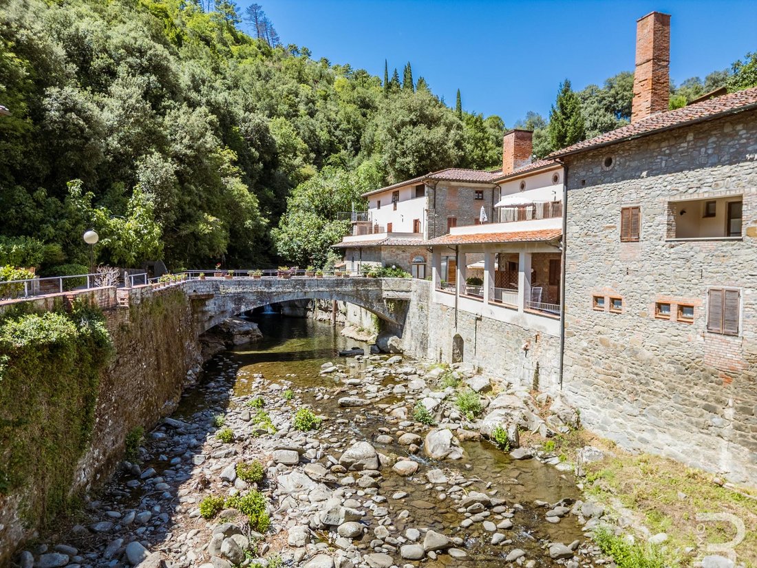 Farm Ranch in Loro Ciuffenna, Tuscany, Italy 4 - 16000937