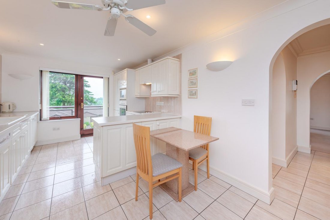 House in Caterham, South Godstone, England 4 - 16001457