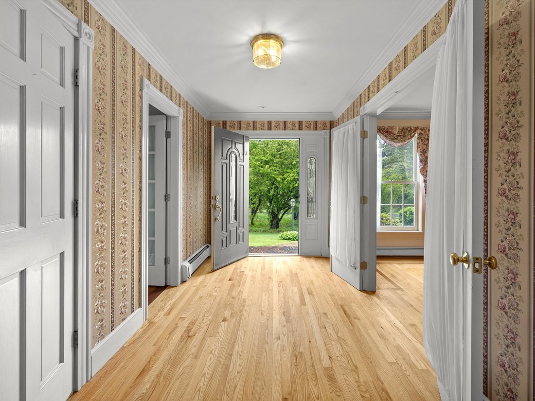 House in Grafton, Massachusetts, United States 3 - 16002362