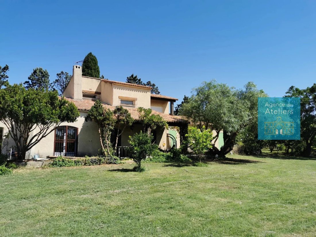 Country House in La Plaine, Beaucaire, France 1 - 15997297