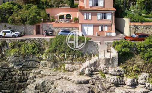 Villa in Saint-Jean-Cap-Ferrat, Provence-Alpes-Côte d'Azur, France 1