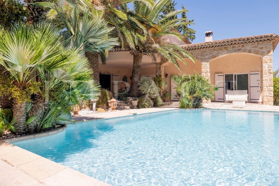 Villa in Mougins, Provence-Alpes-Côte d'Azur, France 3 - 15945993