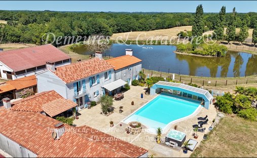 Castle for Sale in Challans, Pays de la Loire, France