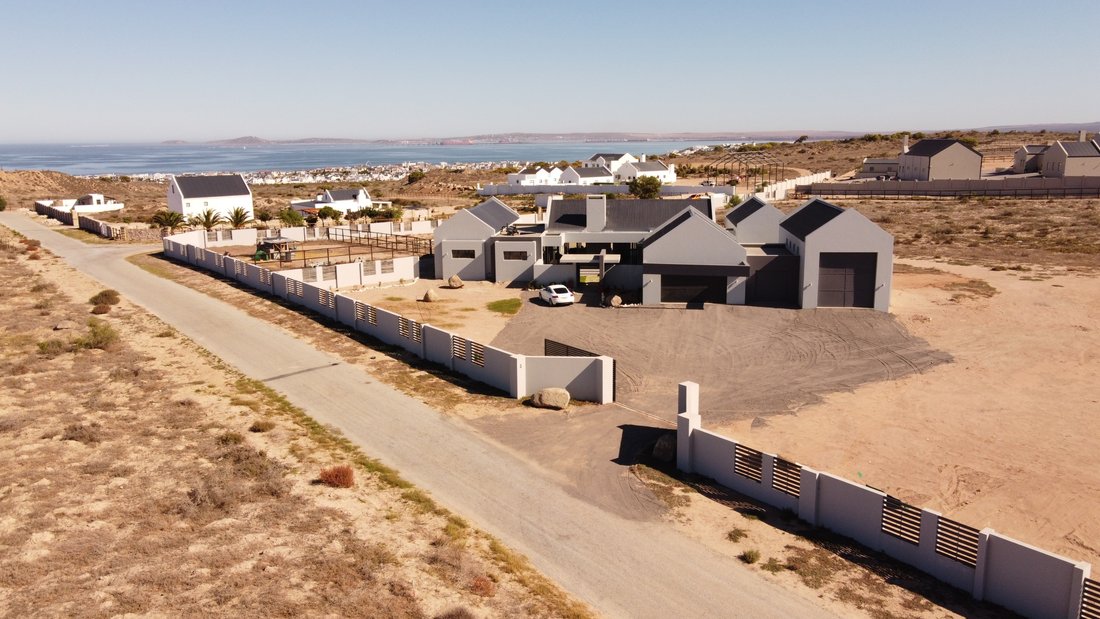 Estate in Langebaan, Western Cape, South Africa 1 - 16003692
